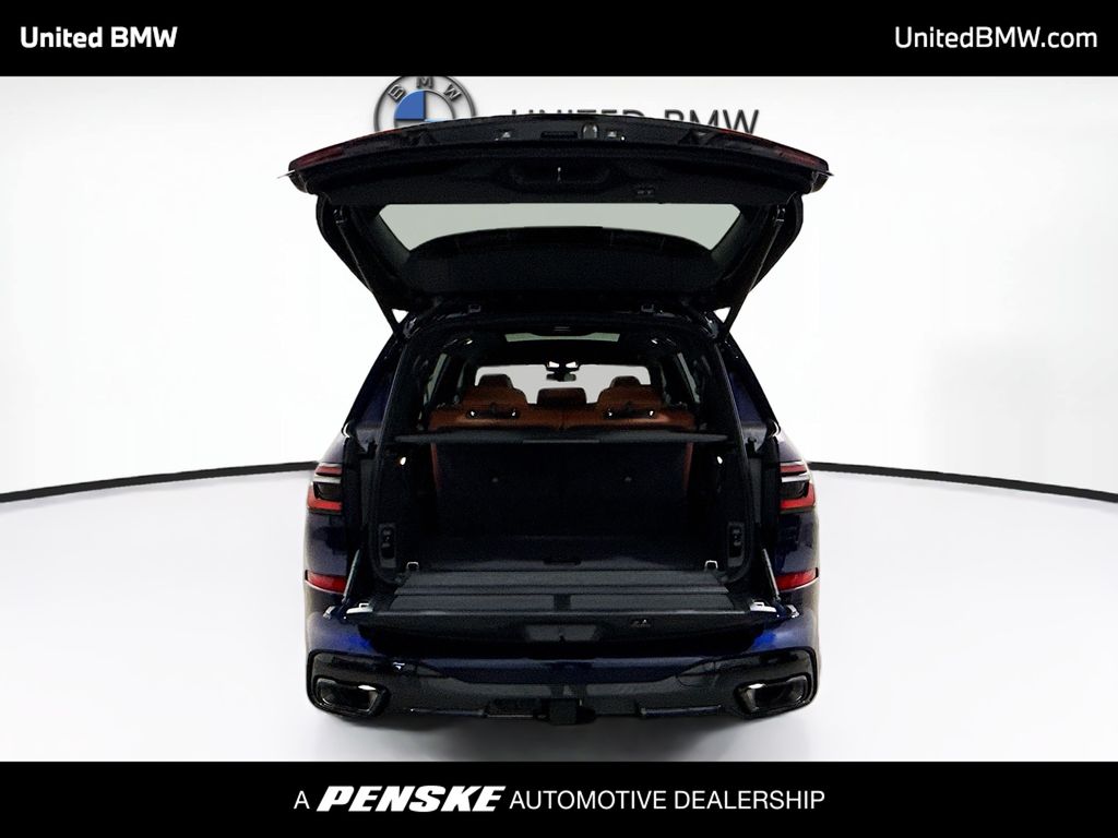 Thumbnail: 2027 BMW X7 - 15