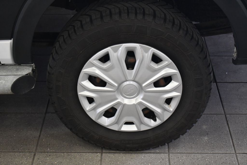 Thumbnail: 2016 Ford Transit Series - 9