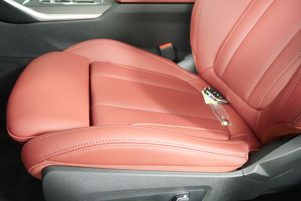 Thumbnail: 2026 BMW 4 Series - 11