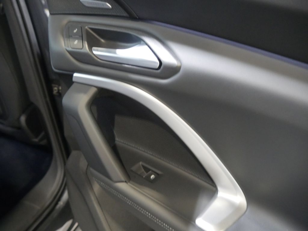 Thumbnail: 2025 Audi Q5 - 30