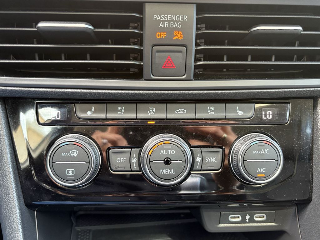 2024 Volkswagen Jetta 1.5T SEL  at Victoria Chrysler Dodge Jeep Ram