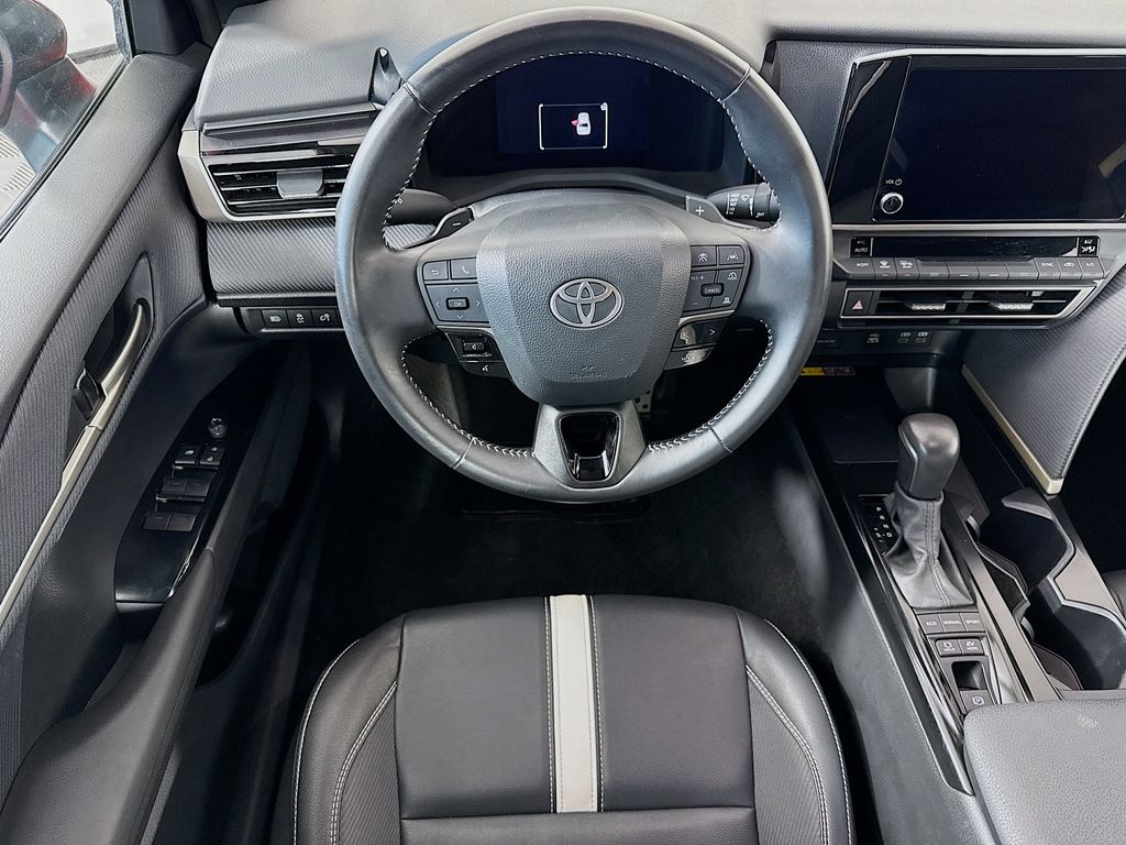 Thumbnail: 2025 Toyota Camry - 10