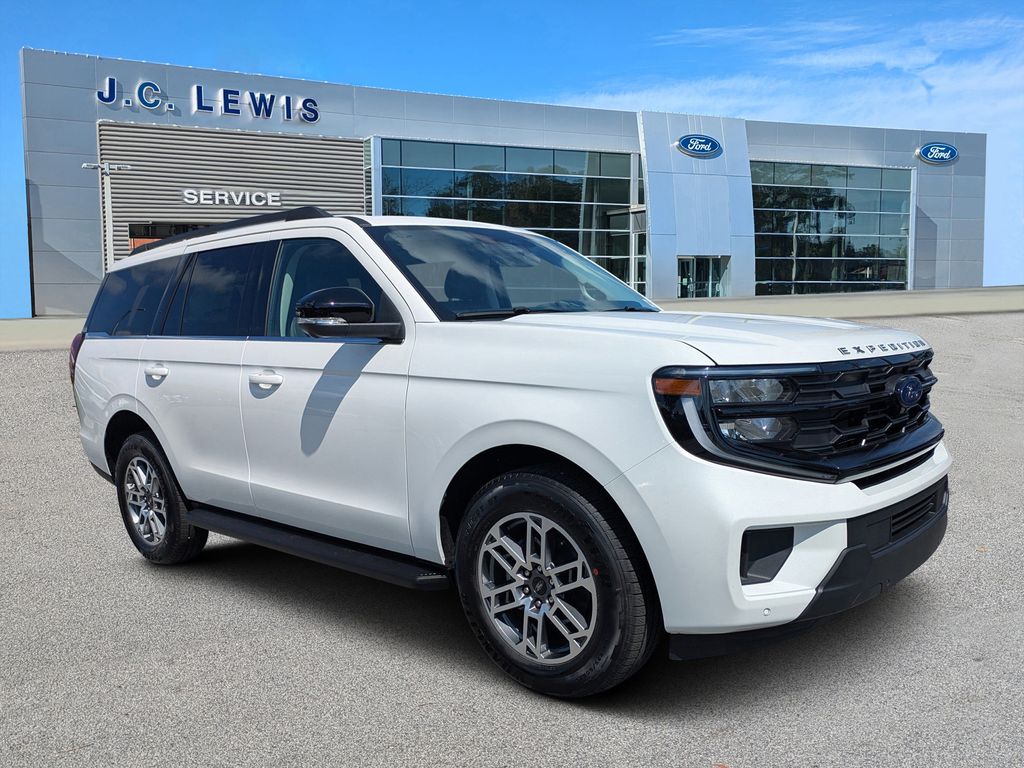 2026 Ford Expedition Active's photo