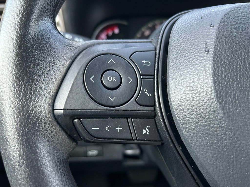 Thumbnail: 2023 Toyota RAV4 - 20