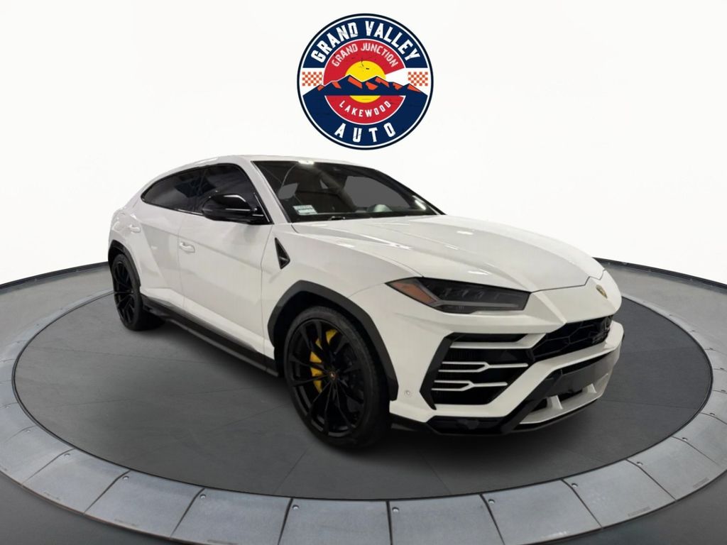 White 2019 Lamborghini Urus 4WD SUV / Crossover All-Wheel Drive Automatic