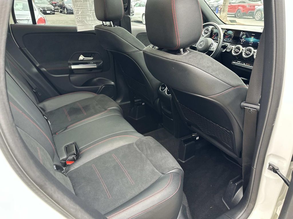 Thumbnail: 2022 Mercedes-Benz GLA - 25