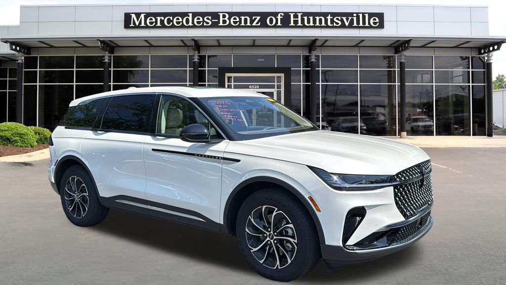 White Platinum Metallic Tri-Coat 2025 Lincoln Nautilus SUV / Crossover All-Wheel Drive 8-Speed Automatic