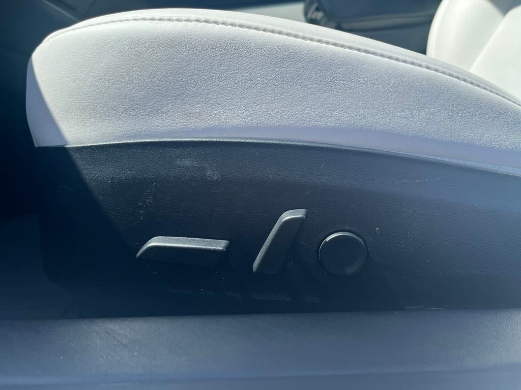 2020 Pearl White Tesla Model 3 Standard Range Plus RWD Sedan