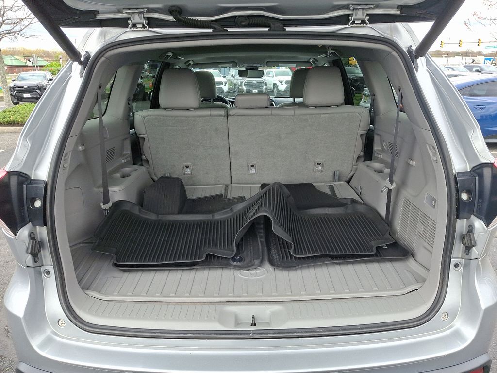 2017 Toyota Highlander XLE 31