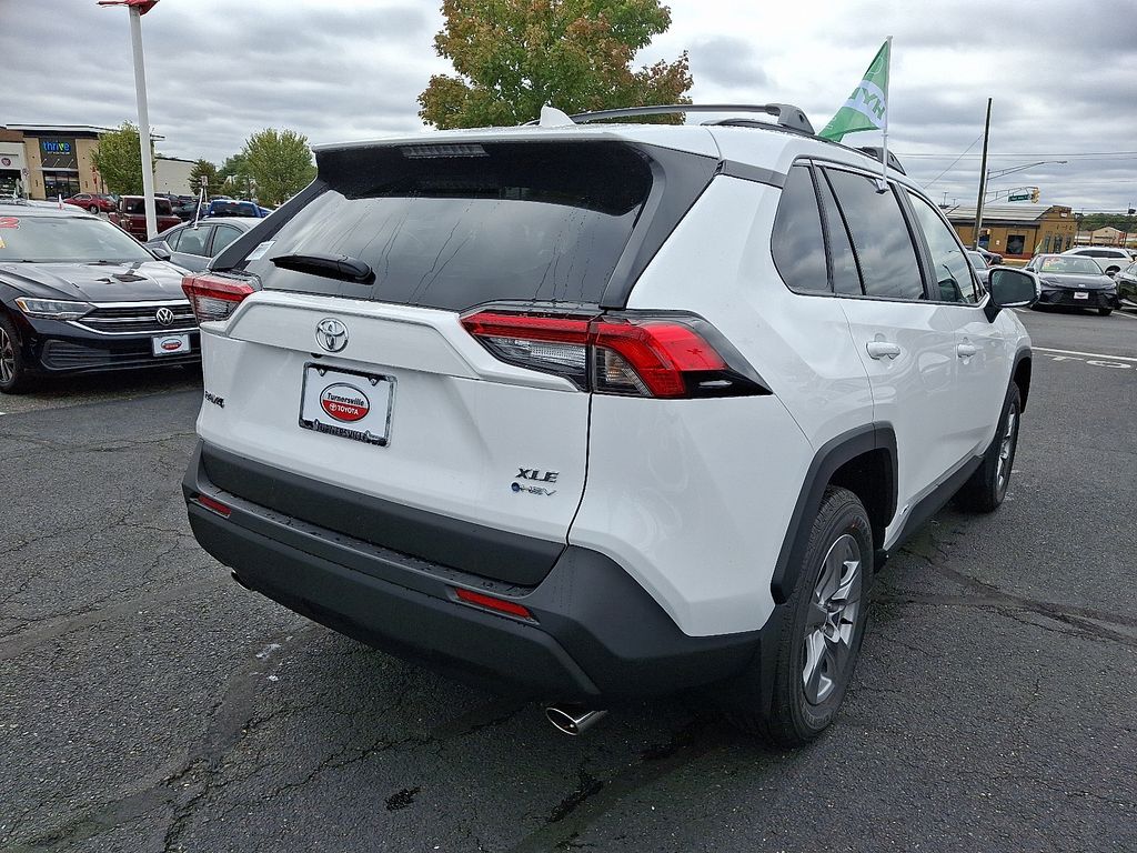 Thumbnail: 2025 Toyota RAV4 - 6