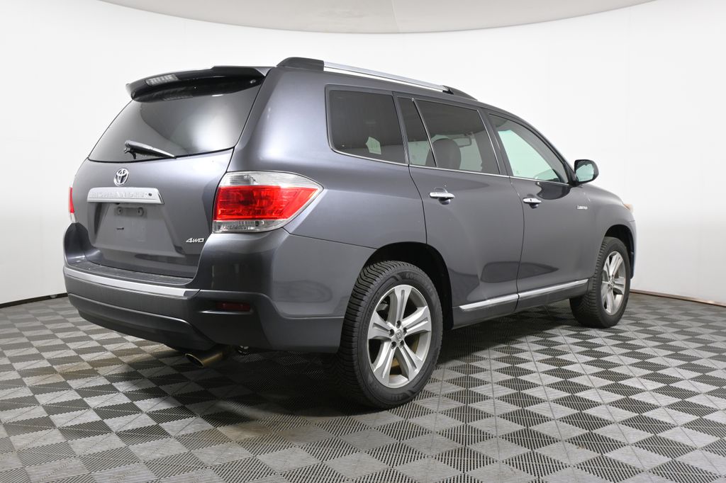 Thumbnail: 2013 Toyota Highlander - 7