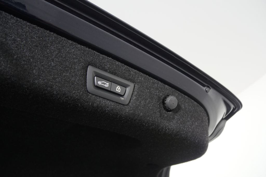 Thumbnail: 2023 BMW 5 Series - 18