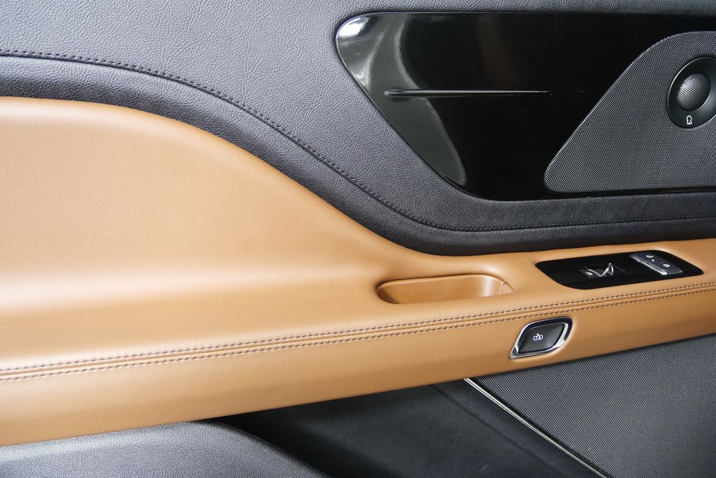 Thumbnail: 2022 Lincoln Aviator - 14