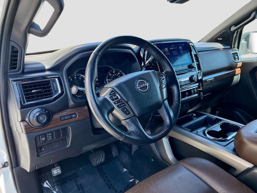 Used 2023 White Nissan Platinum Reserve image 9