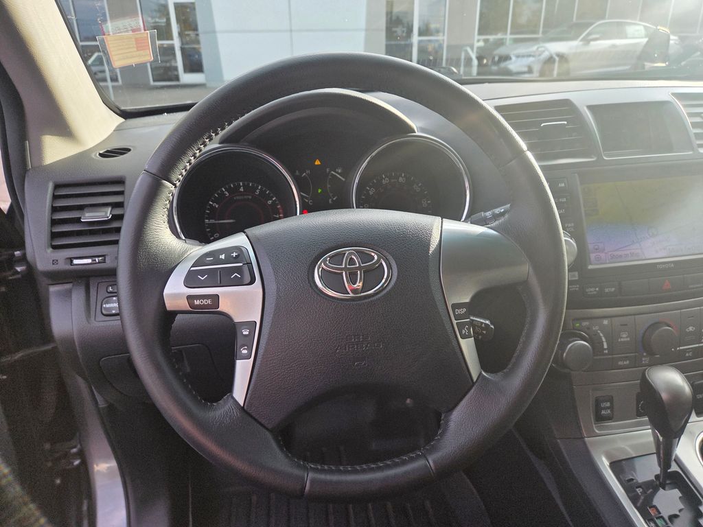 2011 Toyota Highlander SE