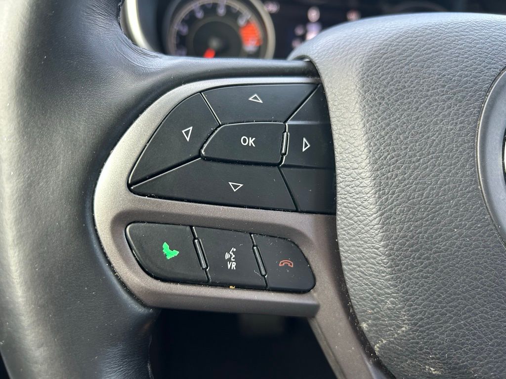 Thumbnail: 2019 Jeep Cherokee - 21