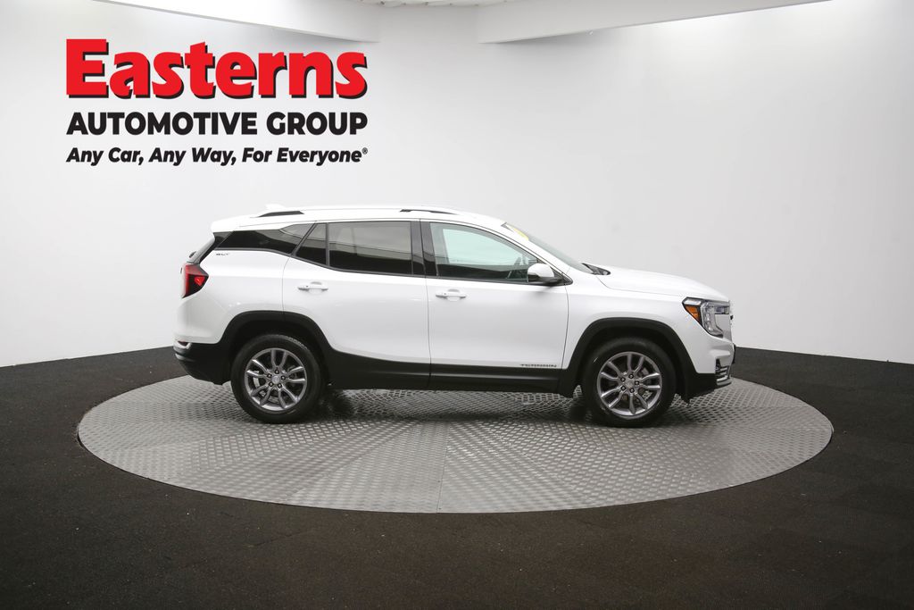 Used 2023 White GMC SLT image 46