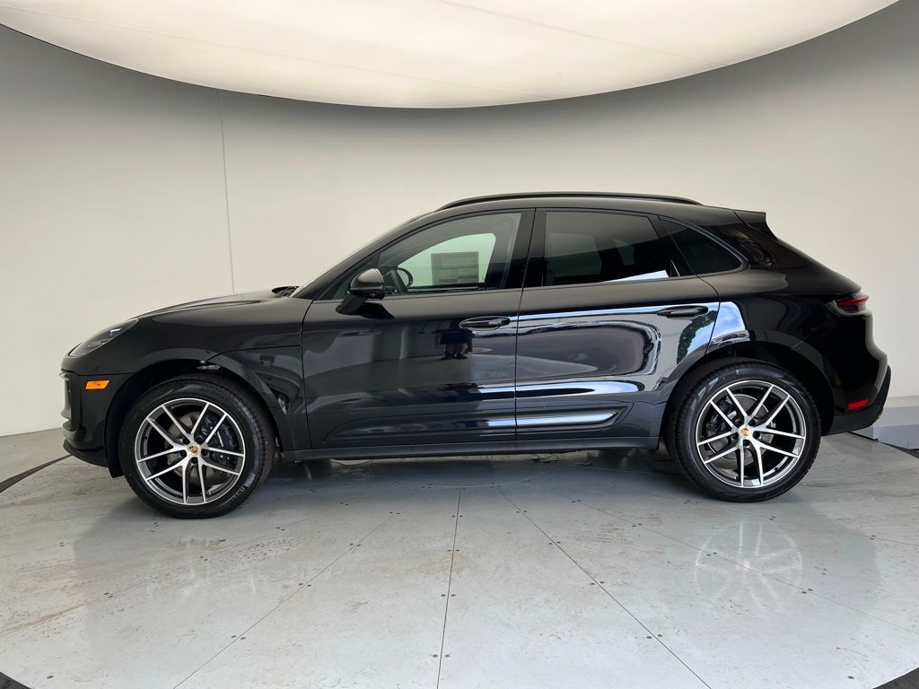 Thumbnail: 2025 Porsche Macan - 26