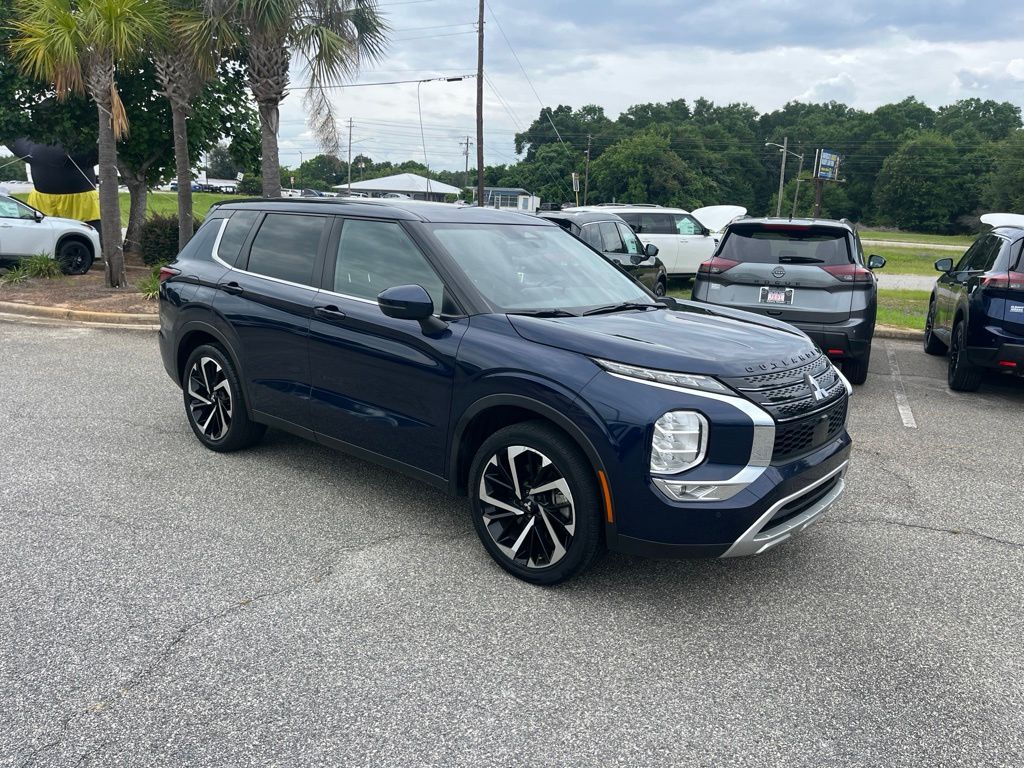 2024 Mitsubishi Outlander SE