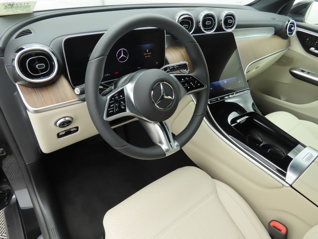 2024 Mercedes-Benz GLC 300 9