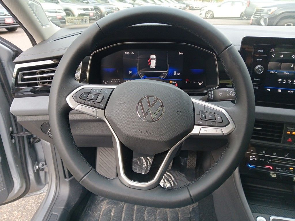 2025 Volkswagen Jetta 1.5T SE 14