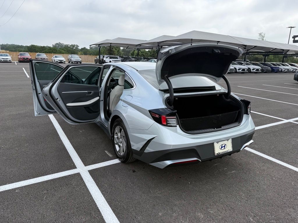 Thumbnail: 2025 Hyundai Sonata - 25