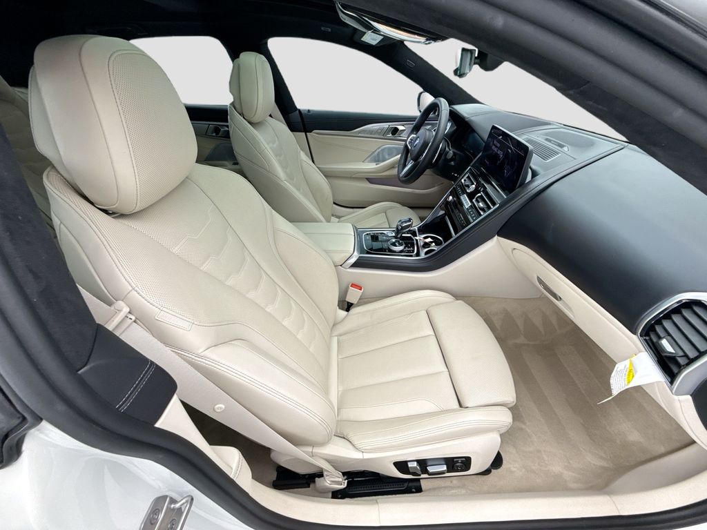 Thumbnail: 2024 BMW 8 Series - 19