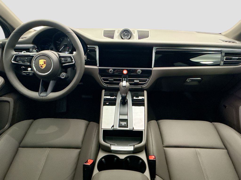 Thumbnail: 2026 Porsche Macan - 15