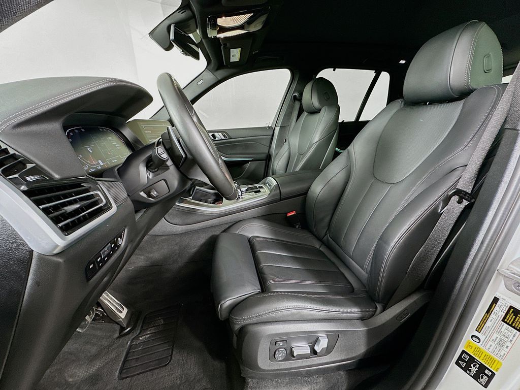 Thumbnail: 2021 BMW X5 - 21