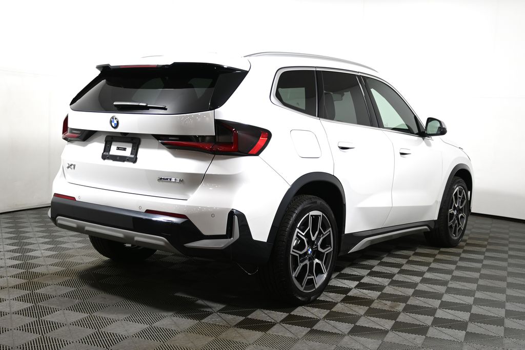Thumbnail: 2023 BMW X1 - 7