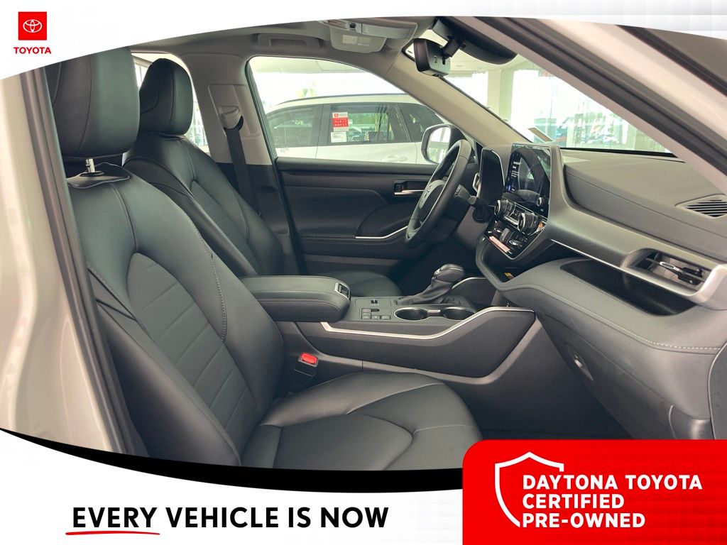 Used 2025 Toyota Highlander SUV