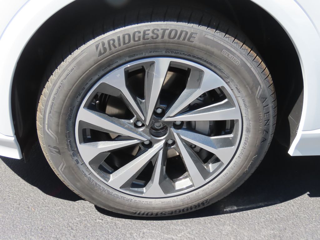 Thumbnail: 2025 Audi Q6 e-tron - 3