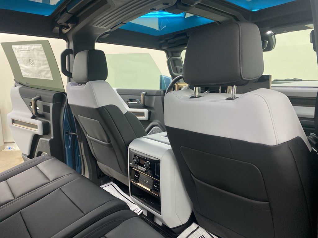 2024 GMC HUMMER EV SUV 3X photo