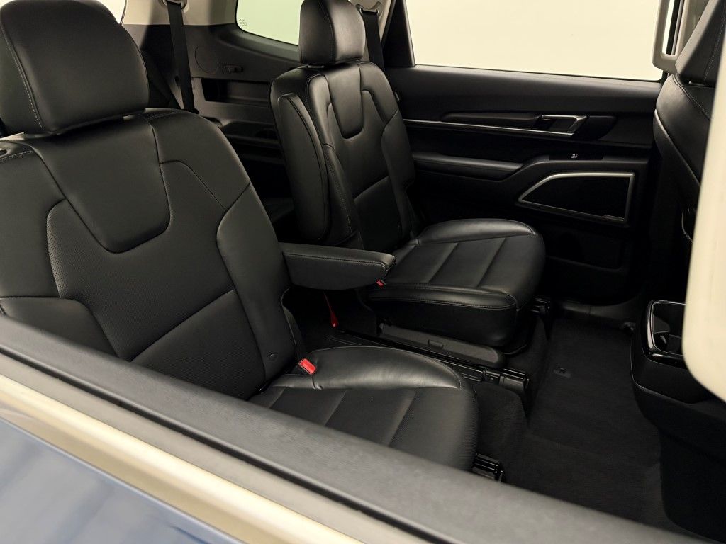 Thumbnail: 2023 Kia Telluride - 19