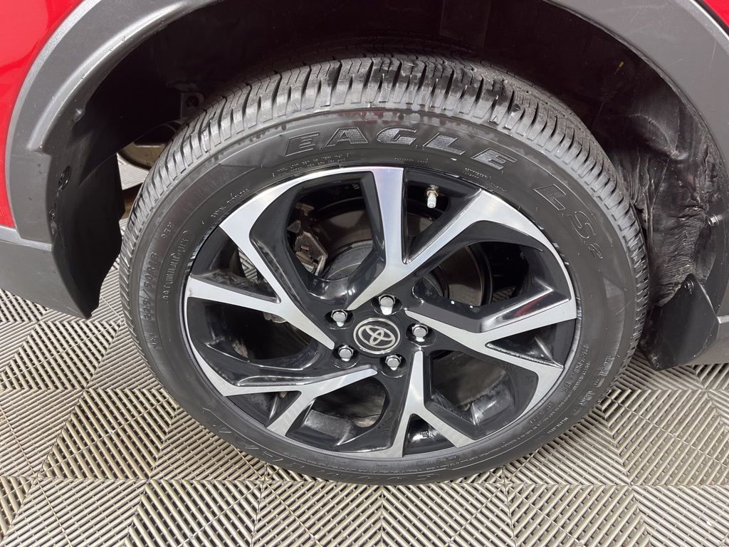 Thumbnail: 2020 Toyota C-HR - 10