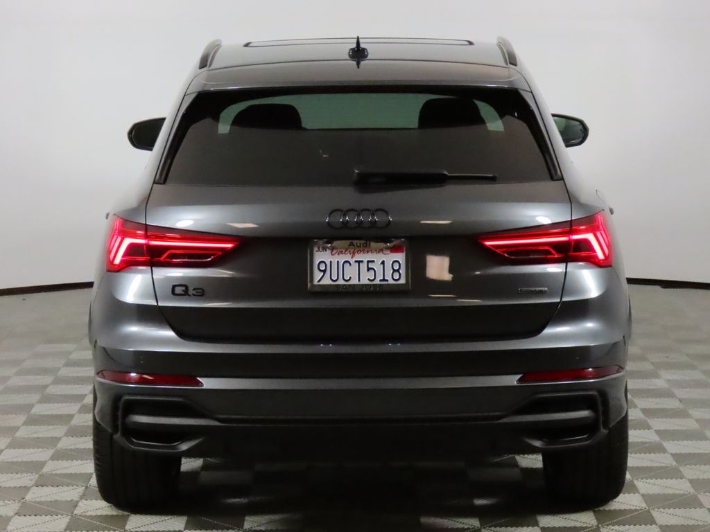 Thumbnail: 2025 Audi Q3 - 4