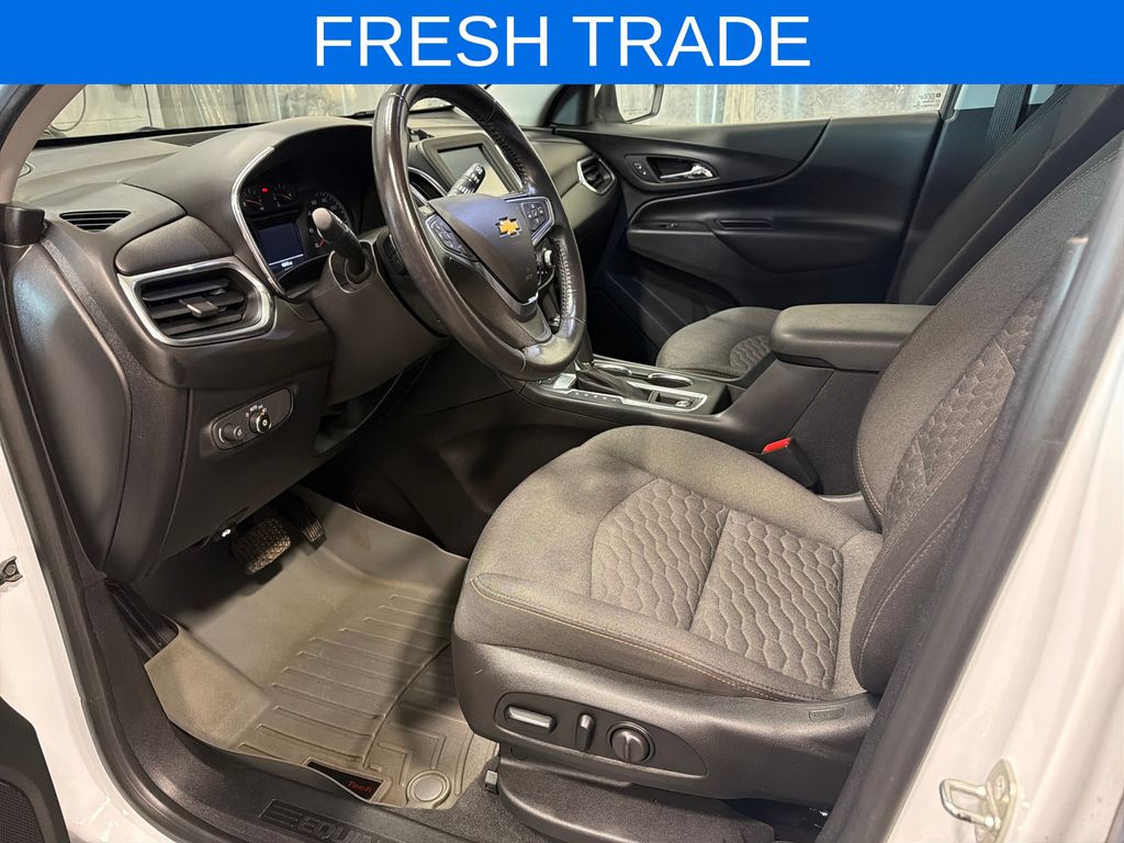 Summit White 2018 Chevrolet Equinox SUV / Crossover Four-Wheel Drive 6-Speed Automatic Overdrive