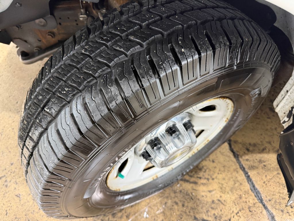 View vehicle photo 2