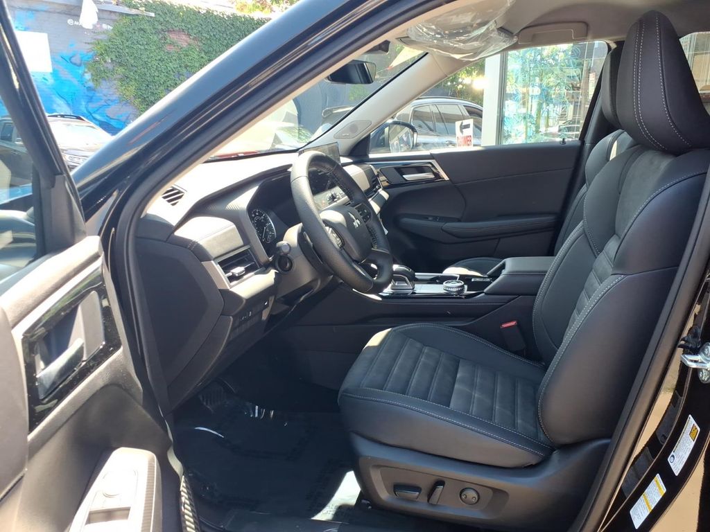 2026 Mitsubishi Outlander SE - Photo 15