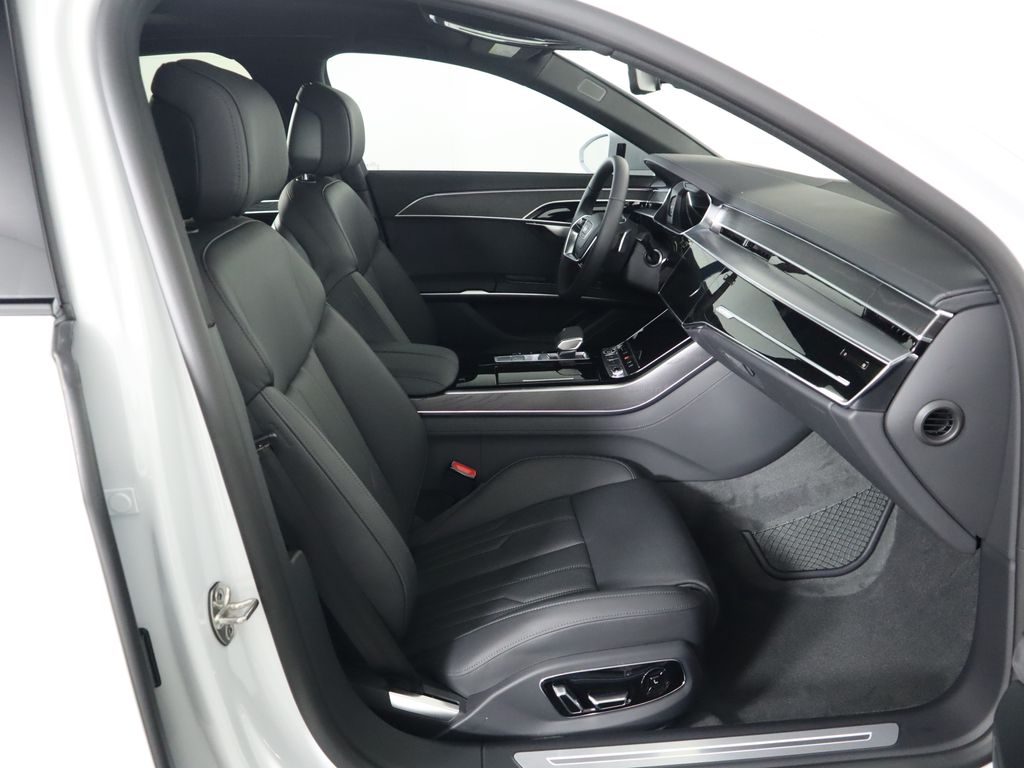 Thumbnail: 2025 Audi A8 - 21