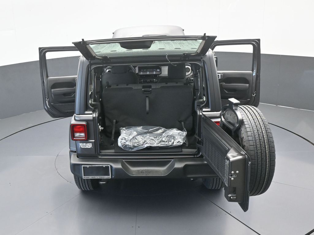 New 2026 Granite Crystal Metallic Clearcoat Jeep Sport image 54