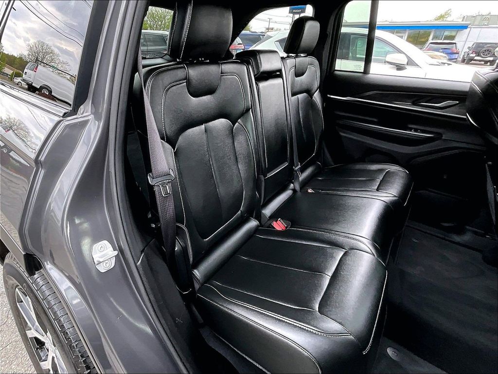 2024 Jeep Grand Cherokee — photo 15