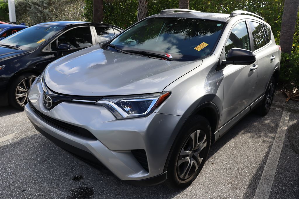 Thumbnail: 2017 Toyota RAV4 - 2