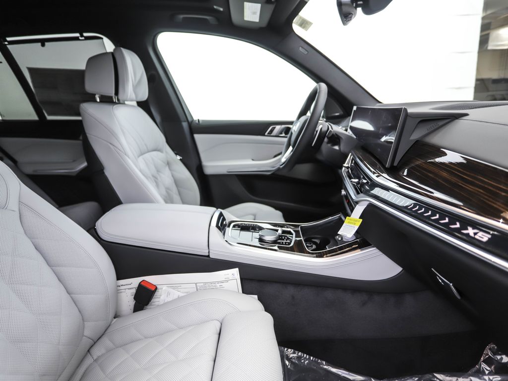 Thumbnail: 2026 BMW X5 - 31