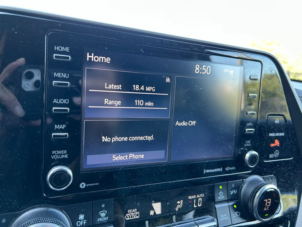 2022 Toyota Highlander XLE 24