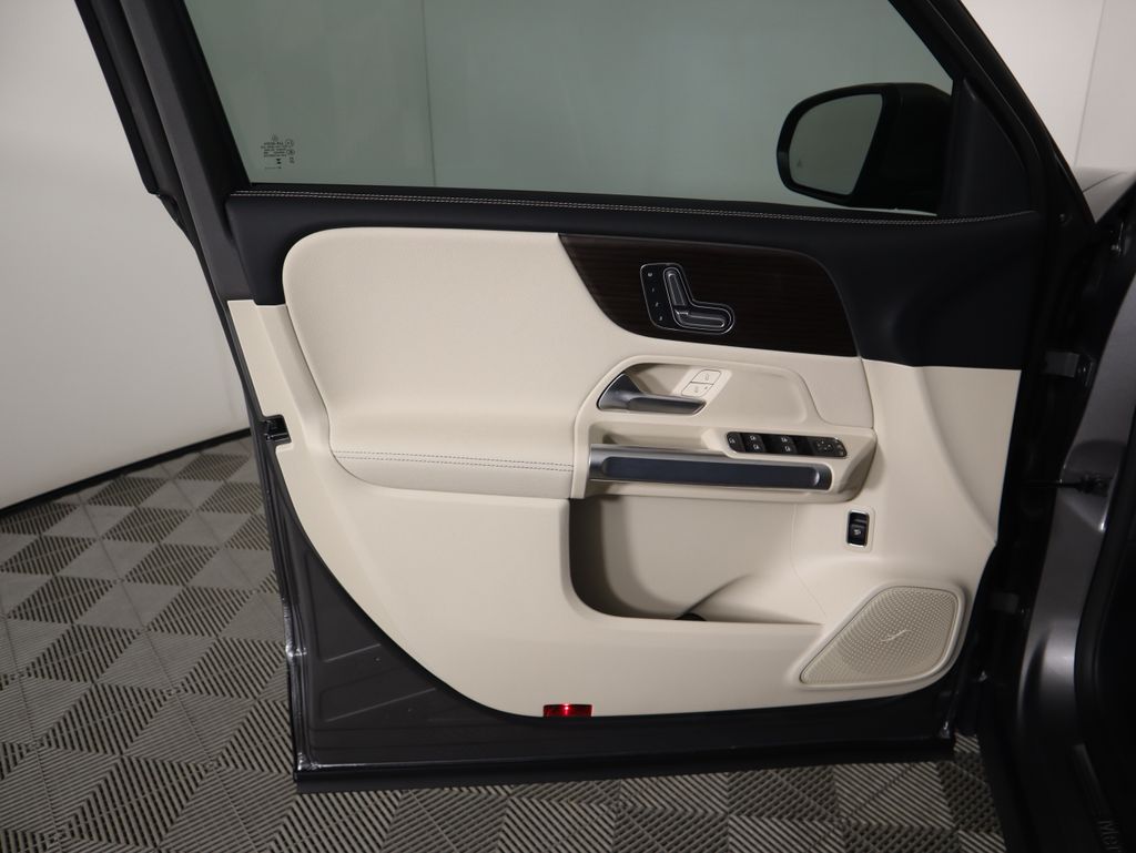 Thumbnail: 2026 Mercedes-Benz GLB - 25