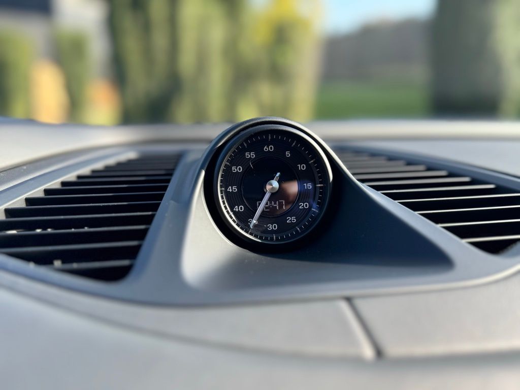 2024 Porsche Macan T 28