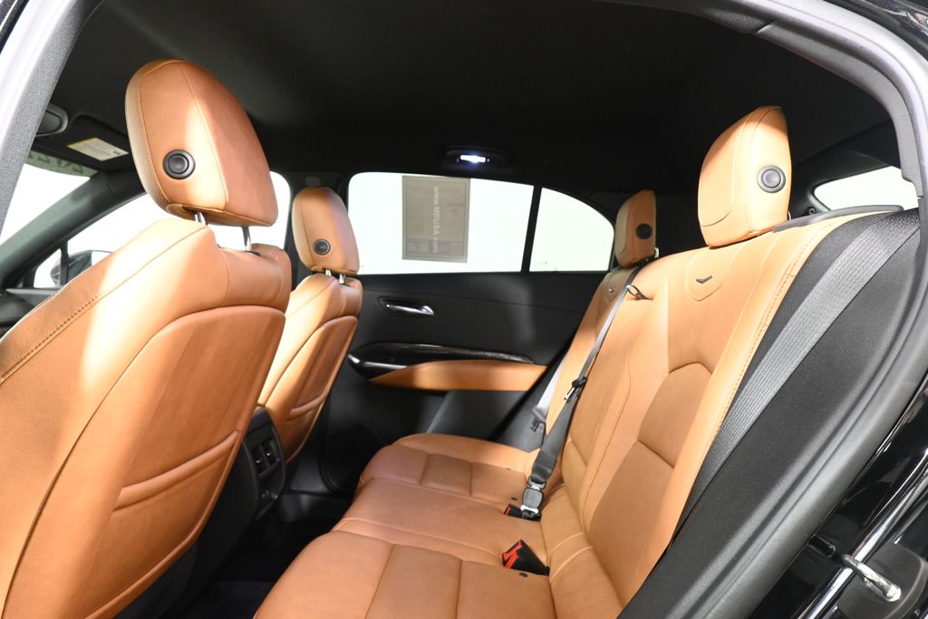 2022 Cadillac XT4 Premium Luxury 32