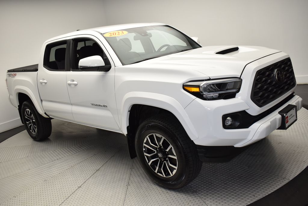 Thumbnail: 2023 Toyota Tacoma - 3