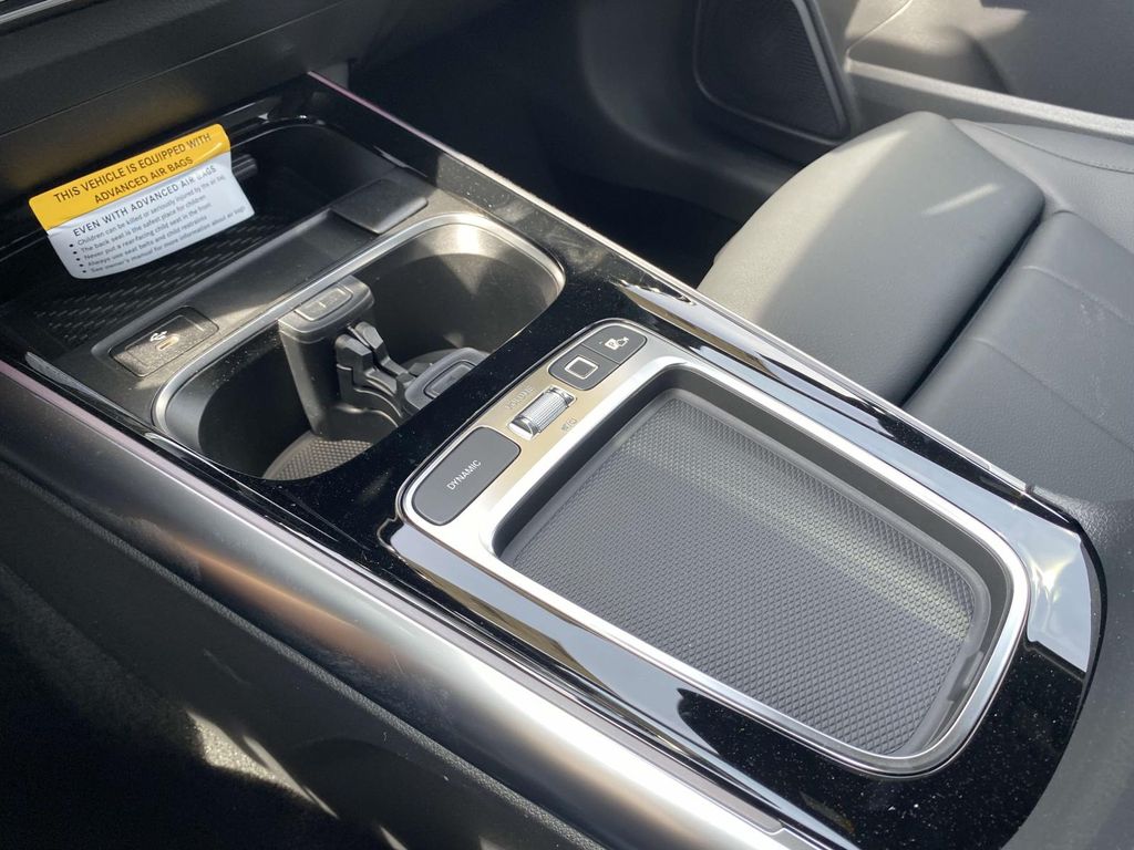 2025 Mercedes-Benz GLA 250 32
